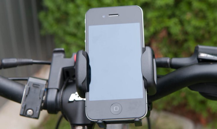 iPhone im Universalhalter
