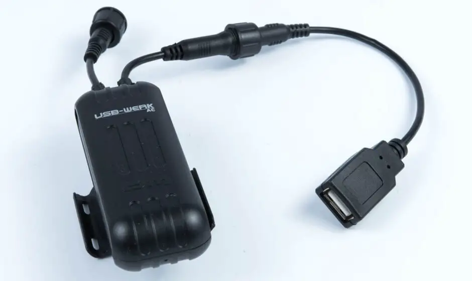 Das USB-Werk mit Anschlusskabel - fertig für die Ortlieb Tasche