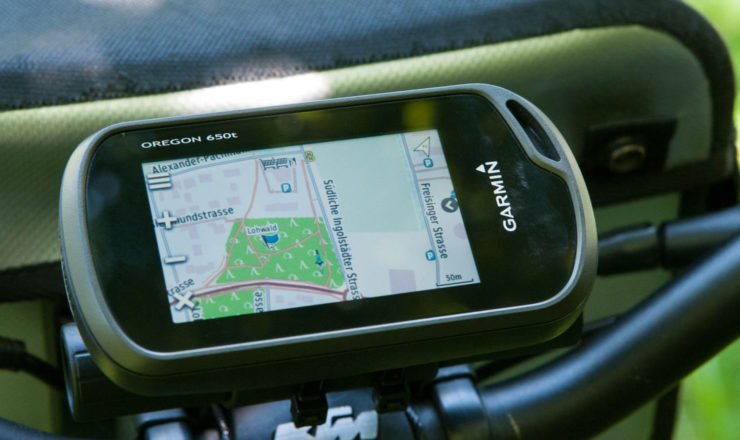 Garmin Oregon im Querformat am Fahrradlenker