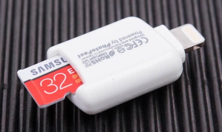 Speicherkarte aus dem GPS-Empfänger im iPhone Kartenleser