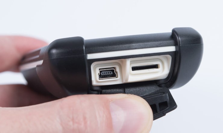 MiniUSB Lade-Anschluss an der Unterseite