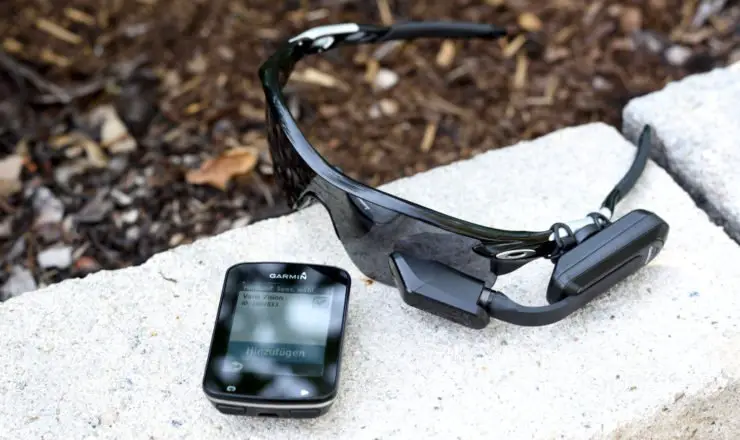Varia Vision und Edge 820 auf Mauer