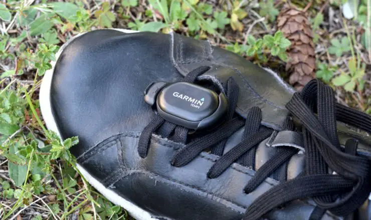 Befestigung vom Garmin tempe an den Schnürsenkeln
