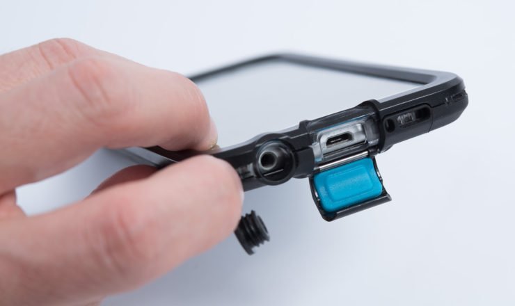 Geschützte Anschlüsse der Lifeproof FRE