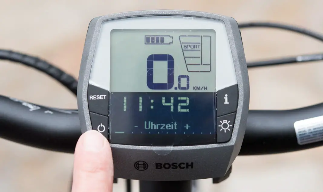 Uhrzeit im Bosch Intuvia Display einstellen » GPS Radler