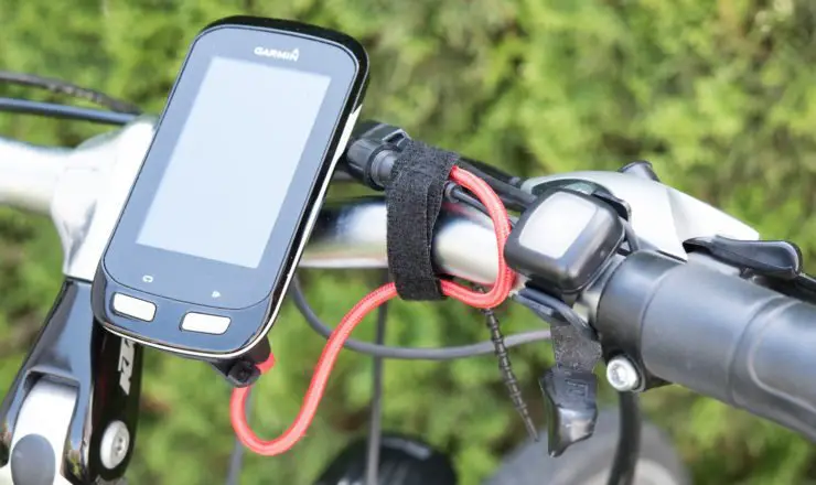 Kabel einigermaßen Ordentlich am Lenker befestigt