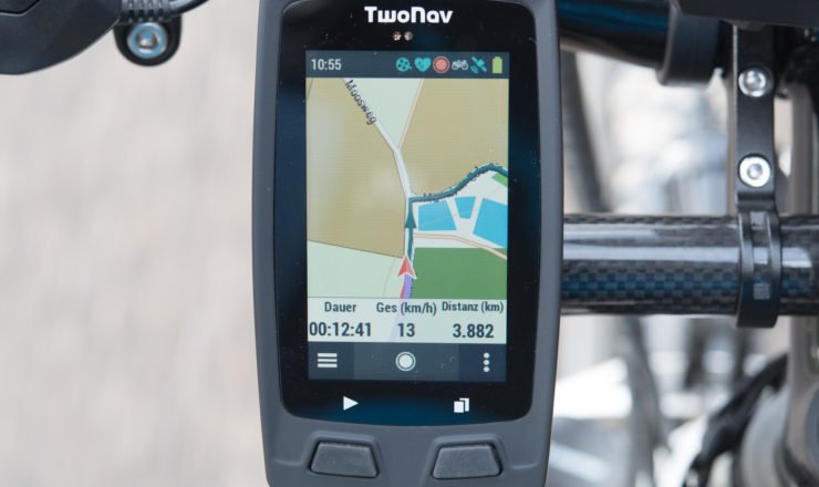 Die Statuszeile des TwoNav Horizon während der Navigation