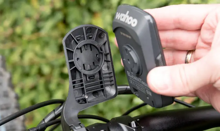 Die Aero-Out-Front-Halterung für den ELEMNT ROAM