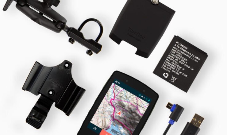 Lieferumfang vom TwoNav Aventur 2 mit Halte-Cradle