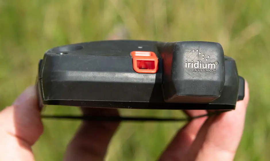 Montana 700i mit kombinierter GPS und Iridium Antenne