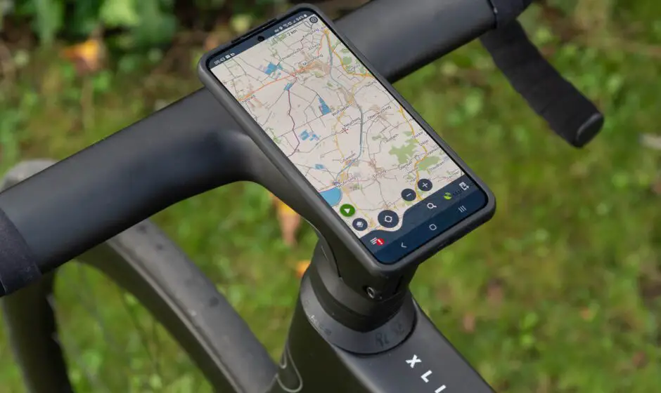 Locus Map Smartphone Navigation am Fahrrad Lenker