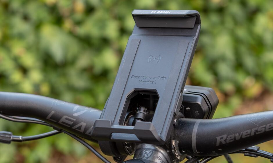 Bosch-SmartphoneGrip-Vertical