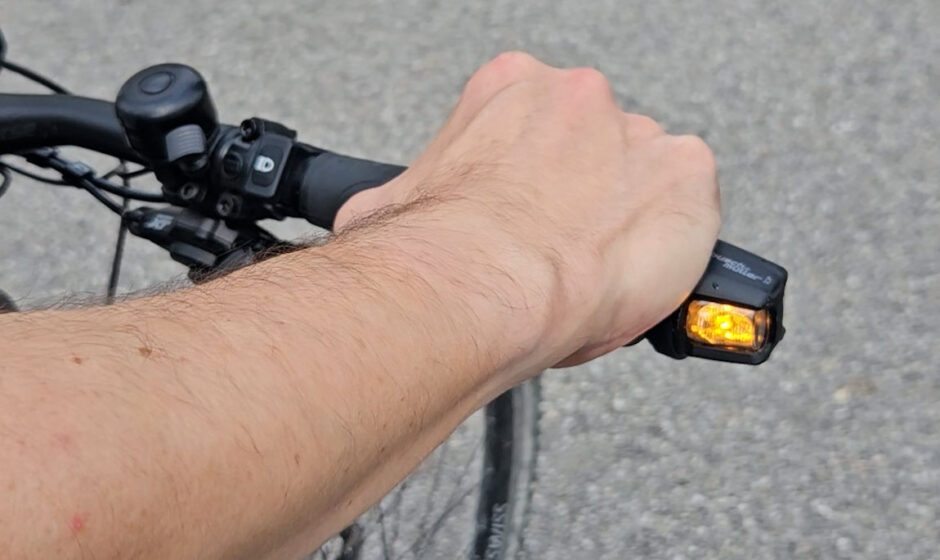 Blinker mit Handballen bedienen