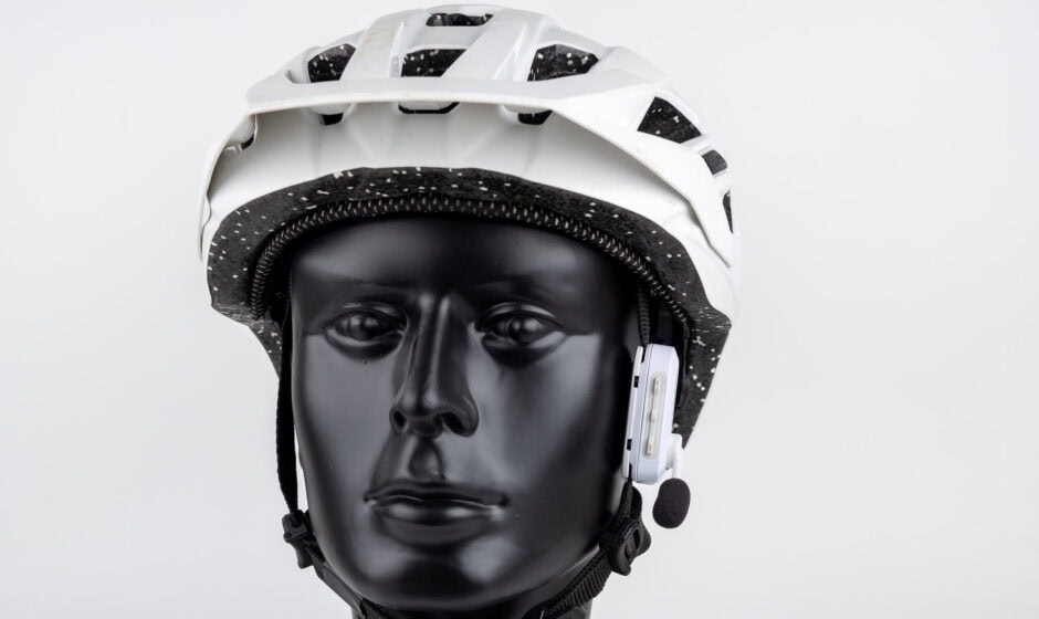 Sena BiKom 20 am Helm